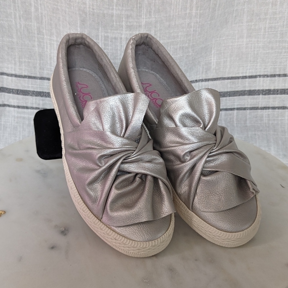 Sugar NIB Memory Foam Sneakers‎